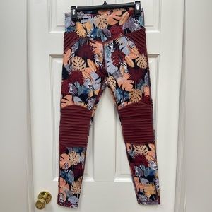 L’urv leggins, never worn.